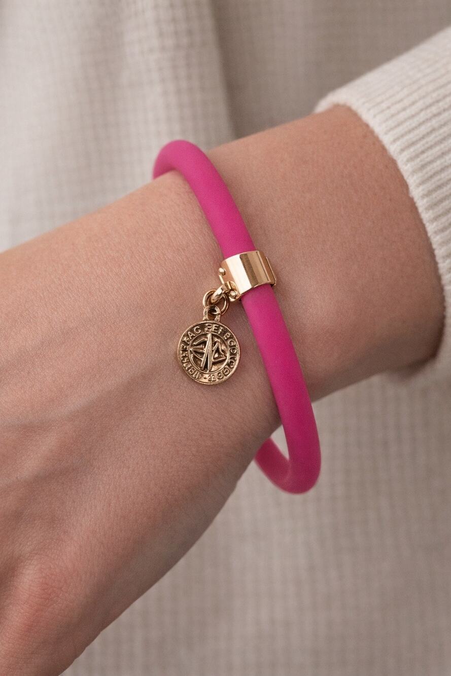 Marc by Marc Jacobs Knockout Pink Silicone Bangle Bracelet Rose Gold Charm NWT
